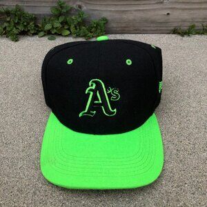 Vintage GOLDEN LION Oakland Athletics A's Snapback Hat Men's Black Adjustable​